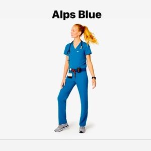 Size small Livingston alps blue figs scrub pants